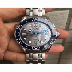 Omega Seamaster Diver 300M 210.30.42.20.06.001 VS Stainless Steel Grey 
