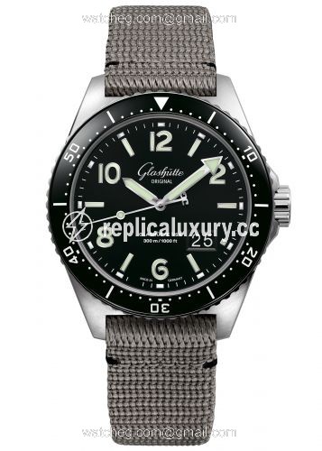 Glashutte Original SeaQ Panorama Date Stainless Steel / Black / Textile / Pin 1-36-13-01-80-08
