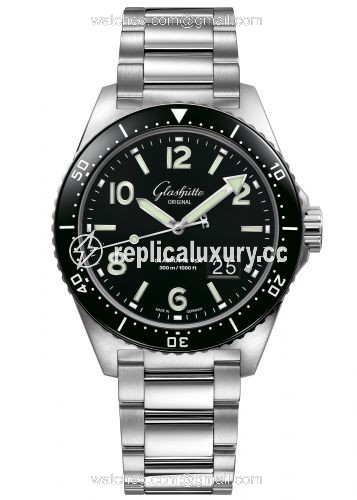 Glashutte Original SeaQ Panorama Date Stainless Steel / Black / Bracelet 1-36-13-01-80-70