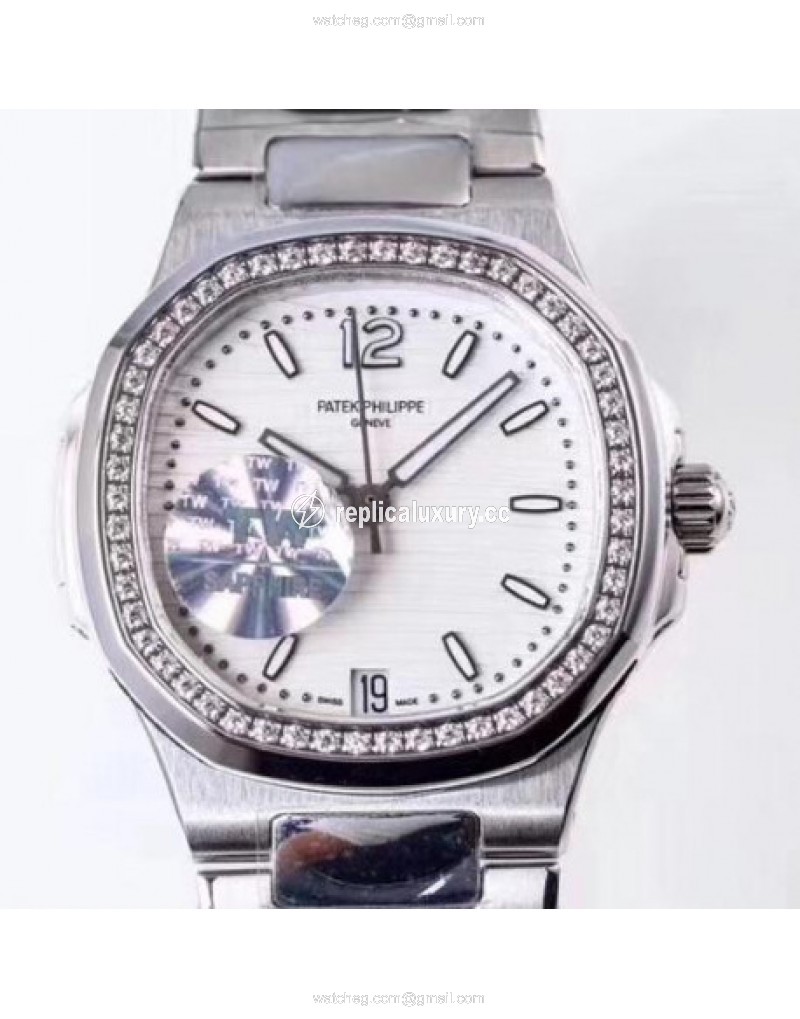 Patek Philippe Nautilus Ladies 7018/1A-001 TW Stainless Steel & Diamonds White 