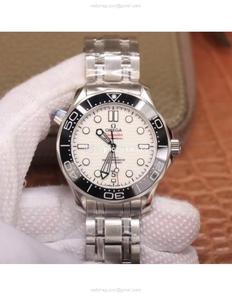 Omega Seamaster Diver 300M 210.30.42.20.04.001 VS Stainless Steel White 