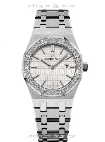 Audemars Piguet Royal Oak 67651 Quartz Stainless Steel / Silver / Bracelet 67651ST.ZZ.1261ST.01