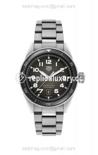 TAG Heuer Autavia Isograph Calibre 5 Stainless Steel / Black / Bracelet WBE5110.EB0173
